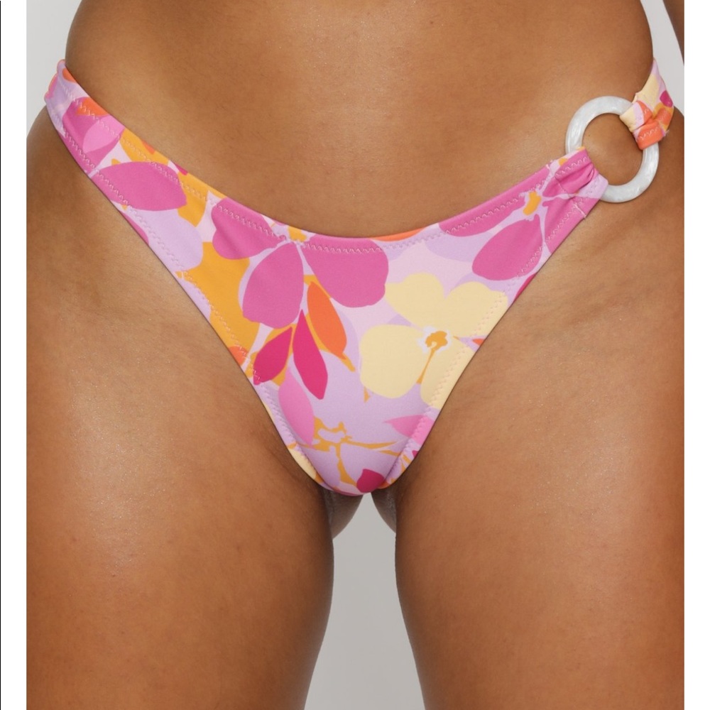 White fox bikini - Picture 3 of 11